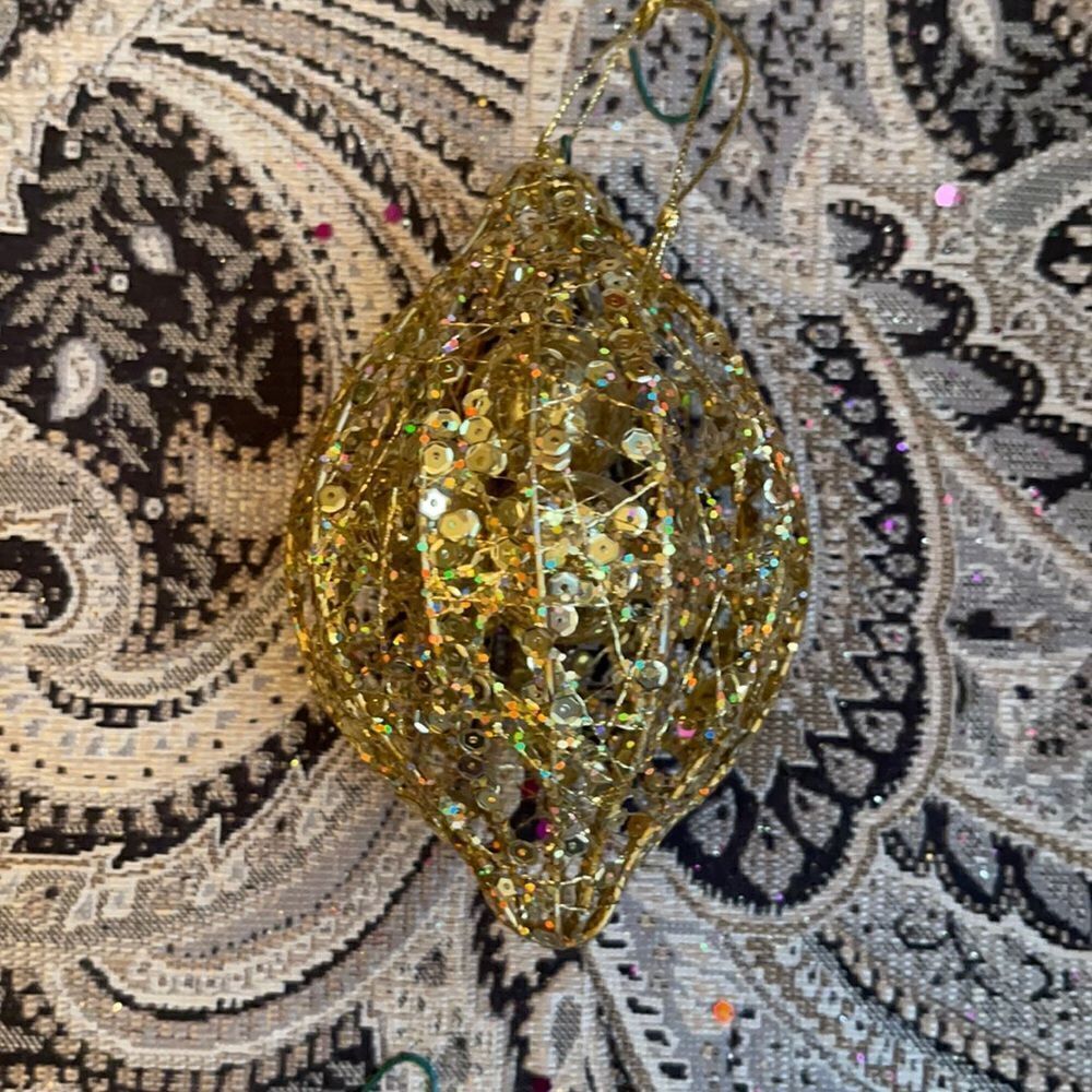 FOUR ORNAMENTS inside one!